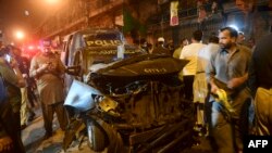 د کراچۍ چاودنه کې د پوليسو ويجاړ شوی ګاډی