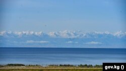 Ысык-Көлдүн жээги 