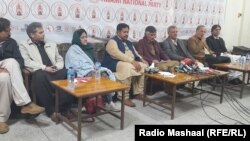 په پښتون قامي اتحاد کې د شریکو ملتپالو ګوندونو غړو د فبرورۍ پر شپږمه د پېښور په باچا خان مرکز کې تر غونډه وروسته خبري کنفرانس ته وینا وکړه.