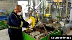 Золото с месторождения Кумтор, архивное фото.