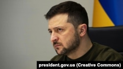 Надалі здобутий українцями воєнний досвід захисту України буде поєднуватися «із конкретною управлінською роботою на посадах у місцевій та центральній владі», каже Зеленський