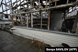 Зруйнований внаслідок російськовї атаки павільйон на ринку Очакова, 10 грудня 2022 року