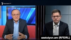 Ведущий воскресной аналитической программы Азатутюн ТВ «С Тамразяном» Грайр Тамразян берет интервью у бывшего заместителя посла Армении в США Армена Харазяна