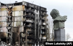 Тарас Шевченконун айкели. Бородянка, Украина. 06.04.2022. 