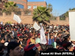 په دې مظاهره کې د بیلا بیلو سیاسي ګوندونو مشرانو، مدني فعالانو او عام ولس برخه واخیسته.