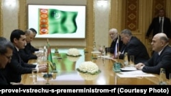 Taraplaryň arasynda ikiçäk we iki ýurduň wekiliýetleriniň giňeldilen düzümindäki duşuşyklar geçirildi.