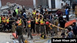 د پېښور پوليسو مشال راډيو ته ويلي چې دا بريد د جنورۍ پر ۳۰مه د پولیس لاين په جومات کې دننه شوی دی.