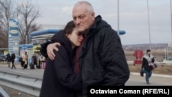 Румыниянын чек арасына чейин кызын узатып келген ата.