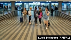 Although the number of Ukrainian refugees arriving in Prague's main train station has decreased, many are still coming to the Czech Republic as they flee the conflict in their homeland. 