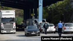 Državljani Kosova i Srbije su 1. septembra počeli da prelaze granicu između dve zemlje sa ličnim kartama svojih država.