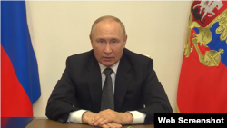 16 აგვისტოს პუტინმა გაიმეორა ძველი ბრალდება, თითქოსდა დასავლეთი რუსეთის გასანადგურებლად "ანტირუსეთს" ქმნის. თავდაპირველად კრემლი ასე საქართველოს მოიხსენიებდა, თუმცა უკვე დიდი ხანია, ეს წოდება უკრაინამ "გადაიბარა".