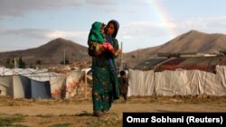 تصویر آرشیف: یکی از کمپ های بیجا شده گان داخلی در گوشه یی از شهر کابل 