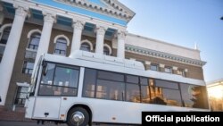 Бишкек мэриясы. Жаңы автобустар келген учурлардын бири 