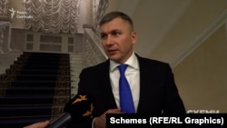 Олексій Сухачов не відповів по суті, кому належить авто, яким він користувався