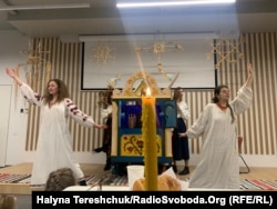 Фрагмент Сокиринського вертепу у виконанні театру «На Симонових стовпах»