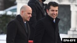 Премиерите Димитар Ковачевски и Кирил Петков најавија нов пристап во односите меѓу двете земји