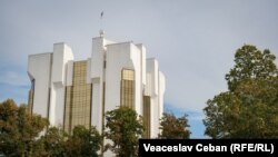 Parlamentarii au decis să treacă sub control prezidențial și Centrul pentru Comunicare Strategică și Combatere a Dezinformării.