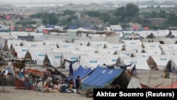 پاکستان کې سېلاب ځپلو ته جوړ شوی کمپ