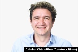 Cristian China-Birta remarcă faptul că Ambasada Rusiei în România nu pare să fie interesată de aplicarea tehnicilor de optimizarea a transmiterii mesajelor în social media și nu moderează comentariile.