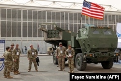 უკრაინა ასევე დამოკიდებულია აშშ-ის დაზვერვის მონაცემებზე, აშშ-ს მიერ მიწოდებული მაღალი მობილურობის საარტილერიო სარაკეტო სისტემების (HIMARS) ფუნქციონირებისთვის.