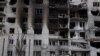 Bloc de locuințe distrus de armata rusă la Popasna, Ucraina, 26 mai 2022.