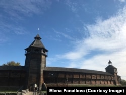 Відбудована Батуринська фортеця. Згідно з повідомленнями, неподалік Батурина відбувся один з боїв, коли російські війська в лютому 2022 року просувалися з північного сходу в напрямку Києва з початком агресії проти України