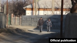 Кыргыз-тажик чек арасындагы Ак-Сай айылы. Баткен облусу. Архивдик сүрөт. 