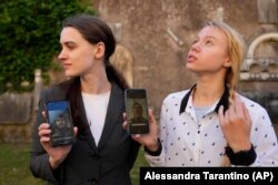 Soțiile celor din Batalionul Azov cer un coridor umanitar și pentru soldații ucraineni. Roma, 30 aprilie 2022