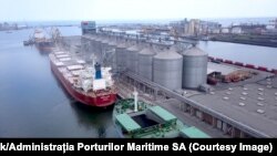 Portul Constanța nu are o capacitate de a stoca mai mare de 200.000 de tone de cereale, iar aceste silozuri sunt deja pline.