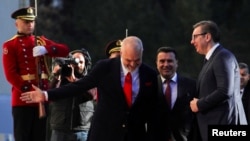 Lideri Albanije, Severne Makedonije i Srbije Edi Rama, Zoran Zaev i Aleksandar Vučić na samitu "Otvoreni Balkan" u Tirani 21. decembra 2021.