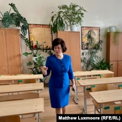 Oksana Akulova, directoarea fostei școli a lui Gorbaciov, spune că elevii de astăzi nu sunt interesați de istoria sovietică sau de rolul lui Gorbaciov.
