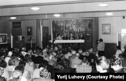 Виступ Петра Григоренка у вересні 1978 року перед українською громадою у залі неподалік Монреалю