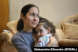 Репіка Ахтемова з донькою