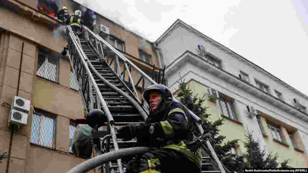 Пожежники на місці події