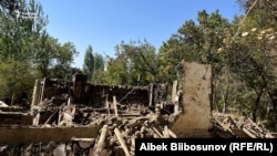 Разрушенный после пожара дом в селе Ак-Сай Баткенского района, 20 сентября 2022 г.

