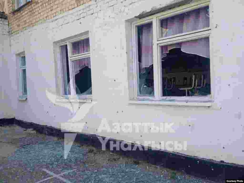 Та же пострадавшая школа в селе Ак-Татыр.&nbsp;