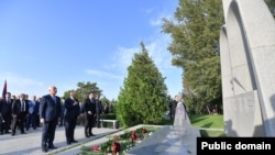 Վարչապետ Նիկոլ Փաշինյանը, նախագահ Վահագն Խաչատուրյանը, Ազգային ժողովի նախագահ Ալեն Սիմոնյանը «Եռաբլուրում»,21 -ը սեպտեմբերի, 2022թ․