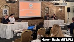 د کانفرانس یوه څنډه