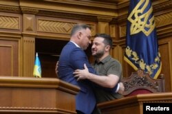 Andrzej Duda s-a adresa oficialilor ucraineni. Acesta a avut o întrevedere și cu președintele Ucrainei, Volodimir Zelenski.