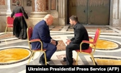 Встреча Дональда Трампа и Владимира Зеленского в соборе Святого Петра в Ватикане 26 апреля 2025 года