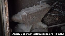 Ковадло батька – єдине, що вдалося забрати родині Тамари Бедренко з колгоспу