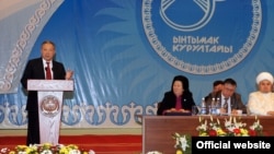 Мурдагы президент Курманбек Бакиев.