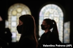Slujba la catedrala Alexander Newsky din Sofia, aprilie 2020.