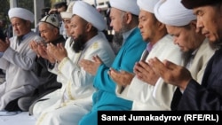 Бишкектеги айт намазы. 2015-жыл