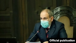 Никол Пашинян на заседании правительства
