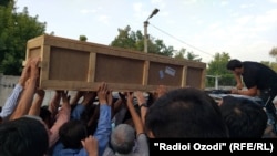 Гроб с телом таджикистанца, отправленный из России. Иллюстративное фото