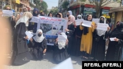 تعدادی از زنان معترض درکابل 