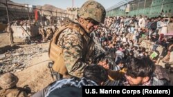 دروازه میدان هوایی بین المللی کابل جای که انفجار ۲۶ اگست سال ۲۰۲۱ اتفاق افتاد