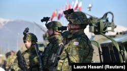 Припадници на КФОР во Пеќ, Косово, 24. 12. 2021 г.