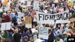 "Колду тарт!" деп аталган акция.  Вашингтон, 5-апрель, 2025-жыл.